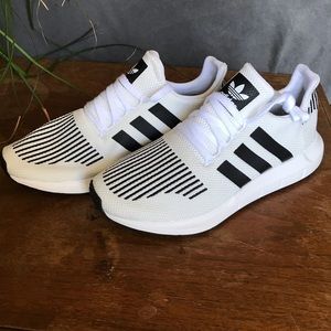 Men’s Adidas swift run